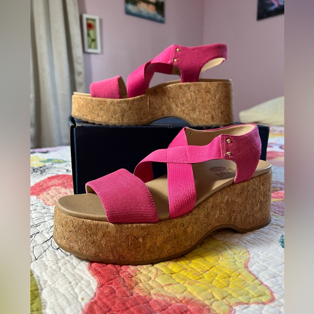 Dr Scholl’s Dottie Pink Platform Sandals New in Box